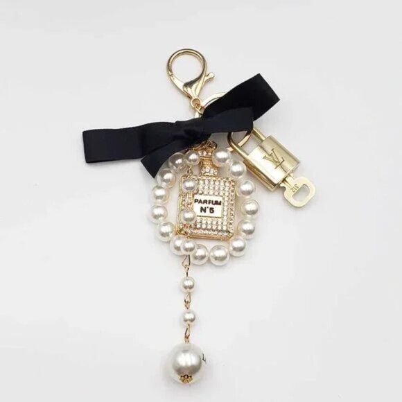 100% Auth Louis Vuitton Lock & Key with unbranded Bagcharm, Keycharm, Keychain - Picture 1 of 7
